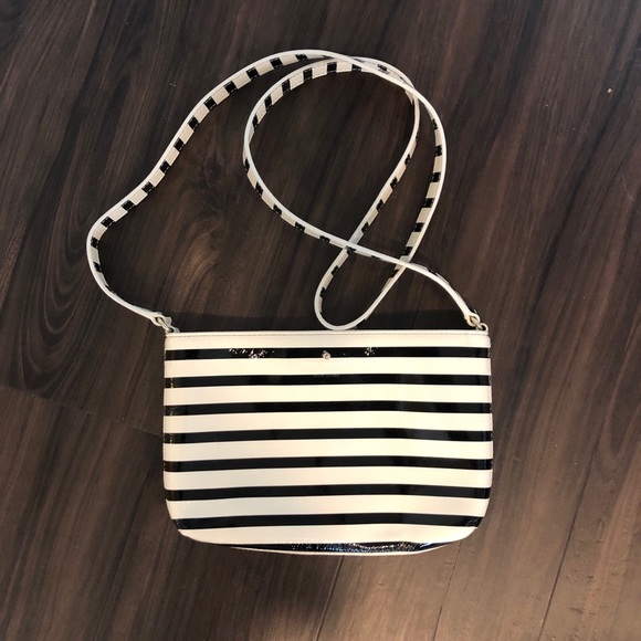 kate spade Handbags - Kate Spade Striped Crossbody Bag kate spade Handbags - Kate Spade Striped Crossbody Bag